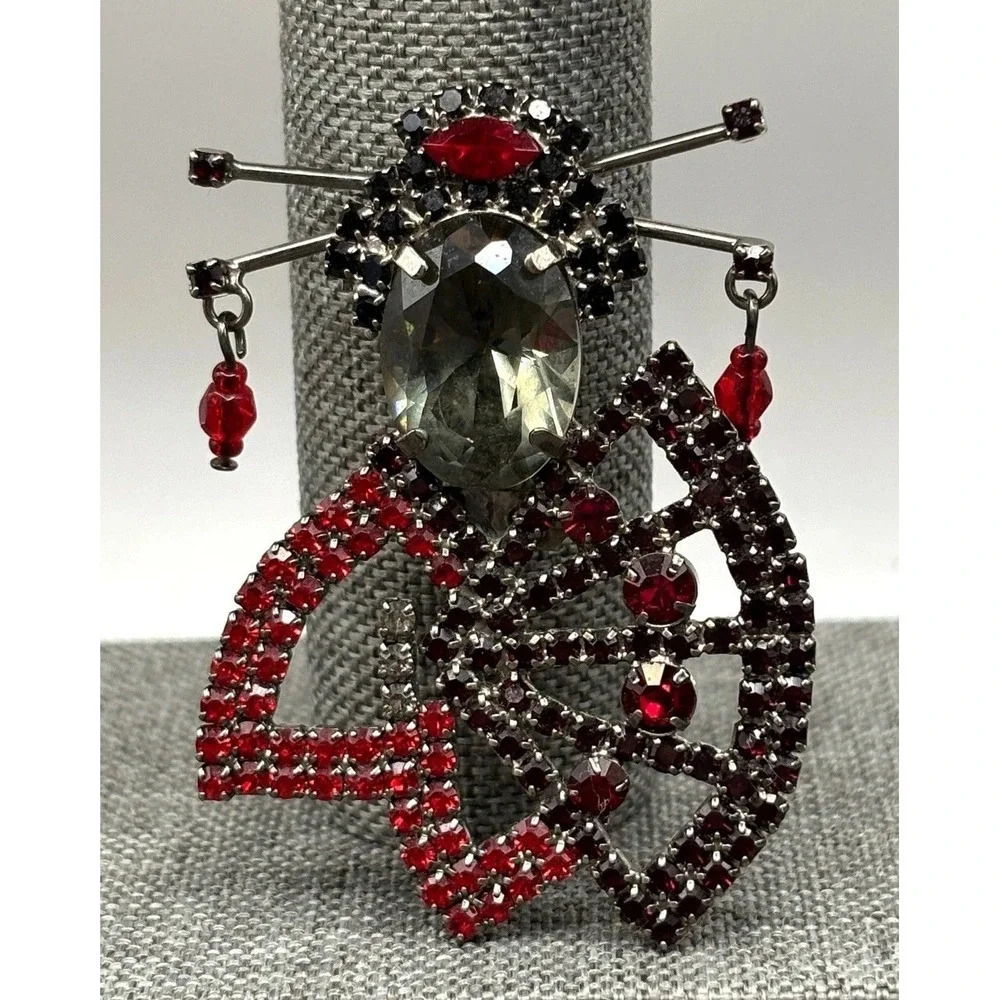 Rare Vintage Geisha Girl with Fan Red Grey Crystal Rhinestone Silver Tone Brooch